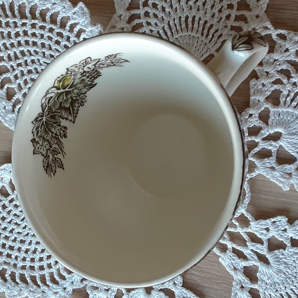 Johnson Brothers England The Friendly Village Teacups 6 oz The Ice House (3) - Picture 11 of 15